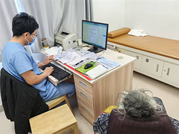 醫(yī)者仁心顯大愛(ài),,綠色通道通健康